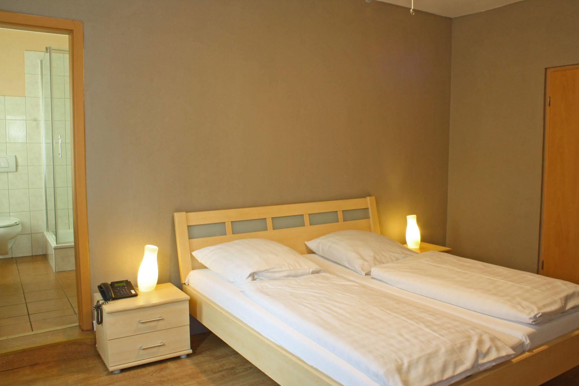 Hotel Cristallo Landshut Exterior photo